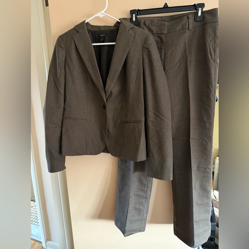 Anne Taylor Women’s Brown Suit